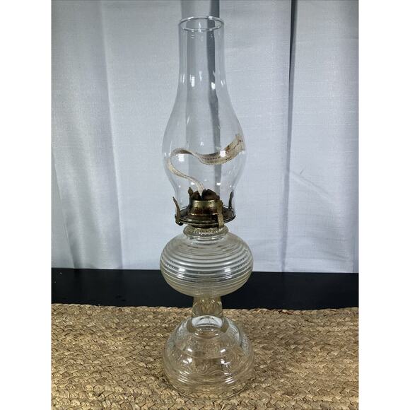 ANTIQUE KEROSENE TABLE LAMP WITH PRESSED GLASS BASE & RIBBED GLASS FONT 17" TALL - Picture 1 of 6